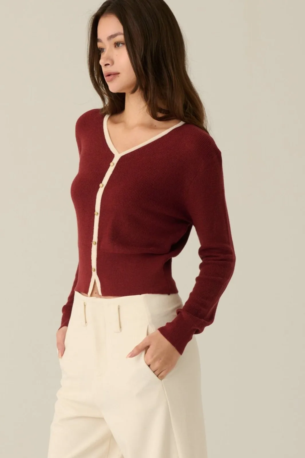Fitted just right cardigan in burgundy