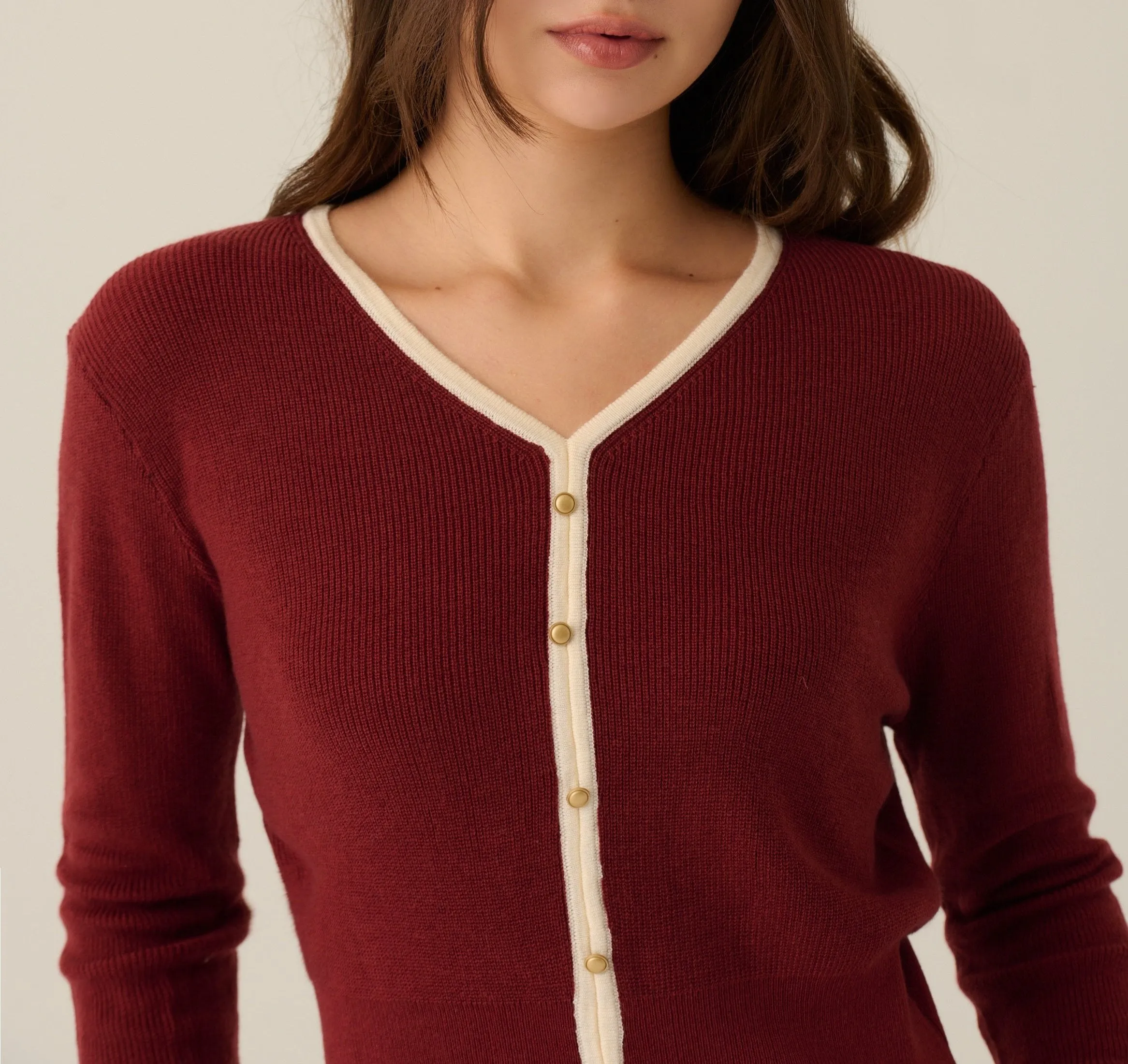 Fitted just right cardigan in burgundy