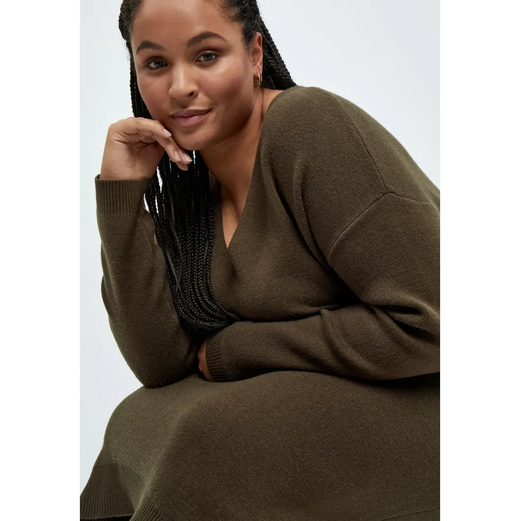 Rosalia V-Neck Knee Length Knit Dress Curve - Madder Brown